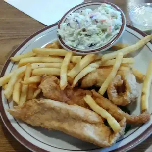 Walleye superb, slaw and fries tasty