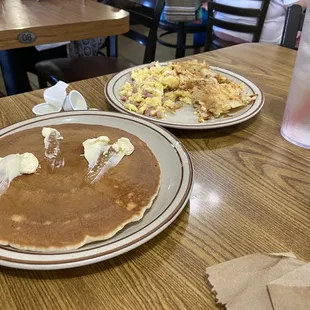 Scrambled eggs with diced ham and pancake