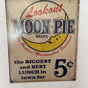 Old fashioned sign for Tennessee Moon Pie