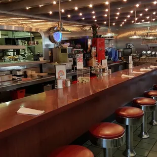 sushi and sashimi, interior