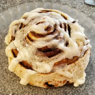 Cinnamon roll. Hit or miss. Other times I've had it, it didn't look or taste as good as it looks in this picture.