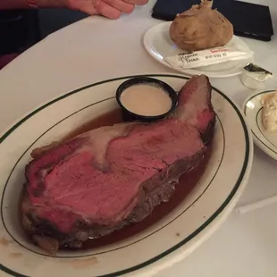 12 oz prime rib - perfect.