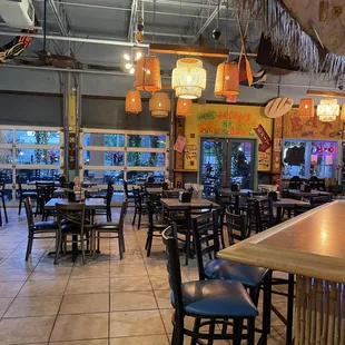 Dining room &amp; bar