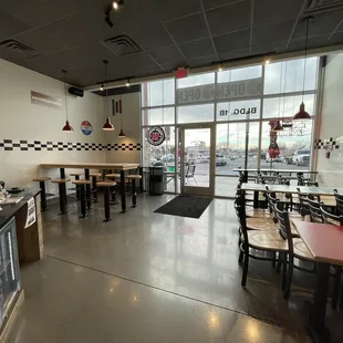 Not open for dine in as of 12/22