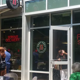 the outside of the restaurant