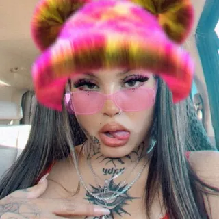 Alayna R.