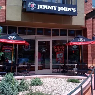 the outside of the restaurant