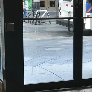 2 weeks later and the door hasn't been cleaned at all. Who manages/owns this store? It's obvious they could care less