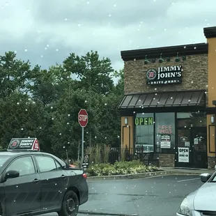 the outside of a restaurant