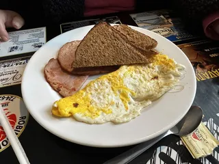 Brady's Run Grille & Guesthouse