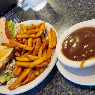 Best Tuna sandwich anywhere. Frech fries with Gravy!