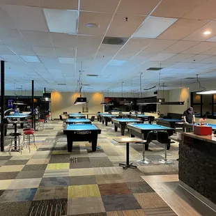 billiards tables and pool tables