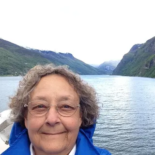 Teri H.