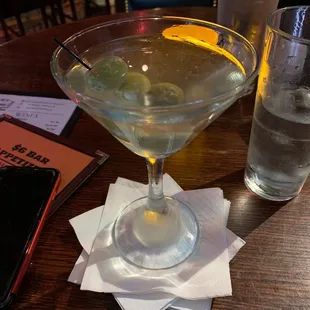 Best dirty martinis with extra olives! They have green olives with pimento, blue cheese or anchovies! Run, don't walk to get here fast!