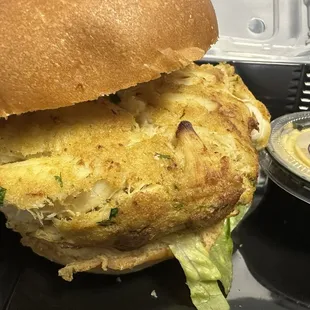 Crabcake sandwich: lots of crab meat!