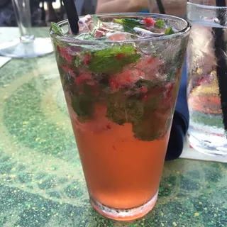 Fresh Strawberry Mojito