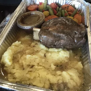 Osso bucco from a different angle. Best mashed potatoes I've had out in a looong while.