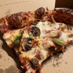 Sausage mushroom green pepper. Can't find the sausage and the mushroom peppers barely there