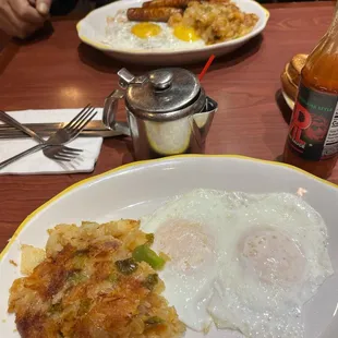 Eggs over easy and homefries