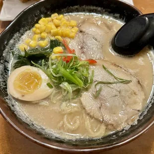 Classic tonkotsu ramen with pork broth, hard boiled egg, scallions, seaweed, and corn.