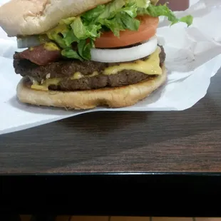 Double bacon cheeser burger sans mayo