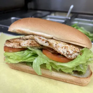 Grilled Chicken Breast sandwich
(seasoned chicken breast, mayo, leaf lettuce and tomato)