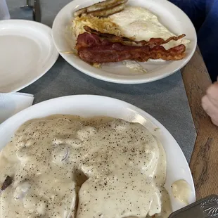 2 Biscuits &amp; Gravy