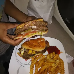 Dbl bacon cheeseburger its loaded..get one