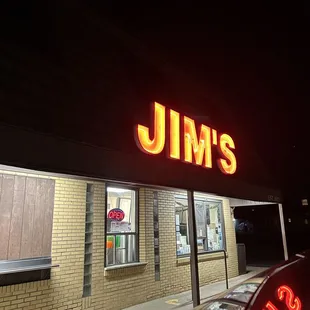 the outside of a restaurant