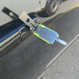 making 1st key to a car. 1st step. picking the door lock.