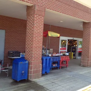 Jim&apos;s setup outside the entrance to Lowe&apos;s.