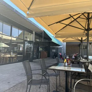 Restaurant patio seating