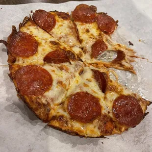 Small pepperoni pizza