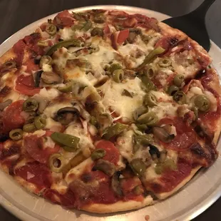 12 inch deluxe pizza medium crust