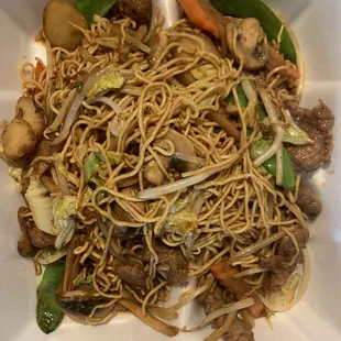 Lo Mein with Szechwan beef