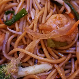 Shrimp chow mein