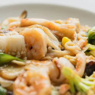 We are seafood lovers at Jin Jia, and have plenty of amazing traditional Chinese seafood dishes for you to choose from!