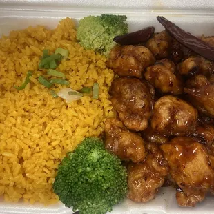 General Tso&apos;s chicken &amp; onion rice