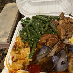 4 item lunch box. barely fit in the box. no rice or noodles. pigs feet on upper right