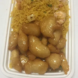 a plate of chicken and rice