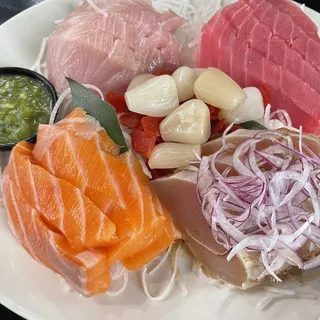 Deluxe Sashimi Combo