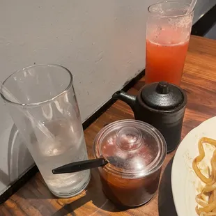 Chili sauce and soy sauce