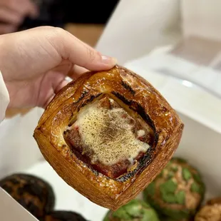 Kalbijjim Croissant