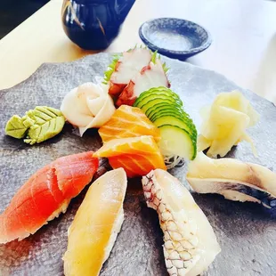 Nigiri &amp; Sashimi Platter