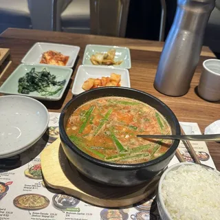 T4.Traditional Pork and Soup(DwejiGukBap) (3PD)