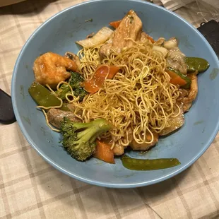 Shanghai Pan Fried Singapore Noodles (Spicy)