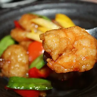 The Classic Wok Honey Shrimp was crispy flash fried with red bell, squash, and snow pea in honey-soy.