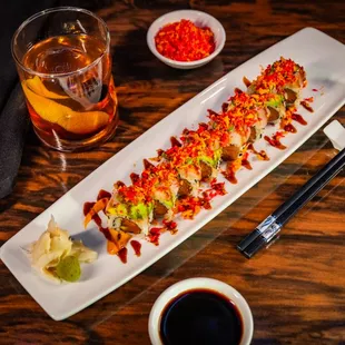 Hamachi Crunch
Spicy Tuna, Avocado, Tempura Flakes