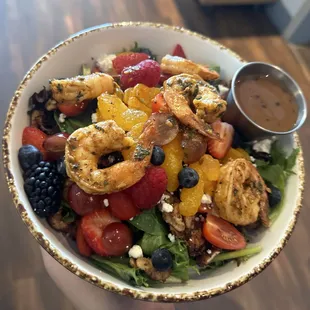 Shrimp santa Mónica salad