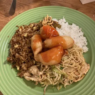 Reminds me of UK-style Chinese takeaway.